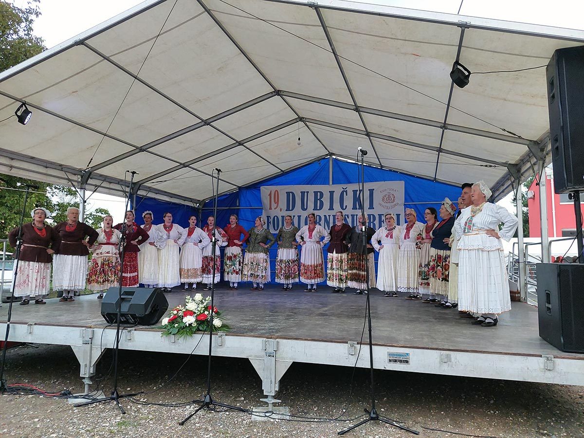 Hrvatska Dubica – 19. dubički folklorni susreti – Selo.hr