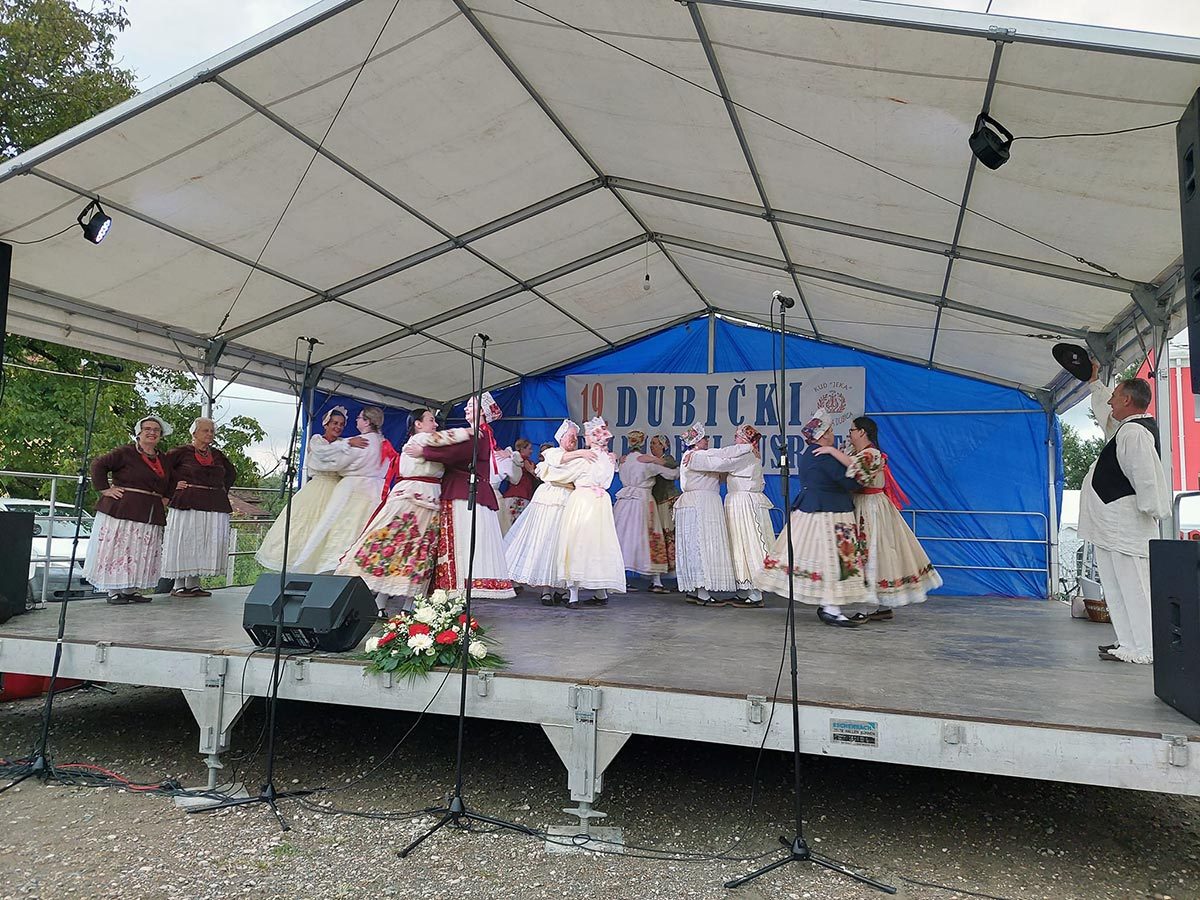 Hrvatska Dubica – 19. dubički folklorni susreti – Selo.hr