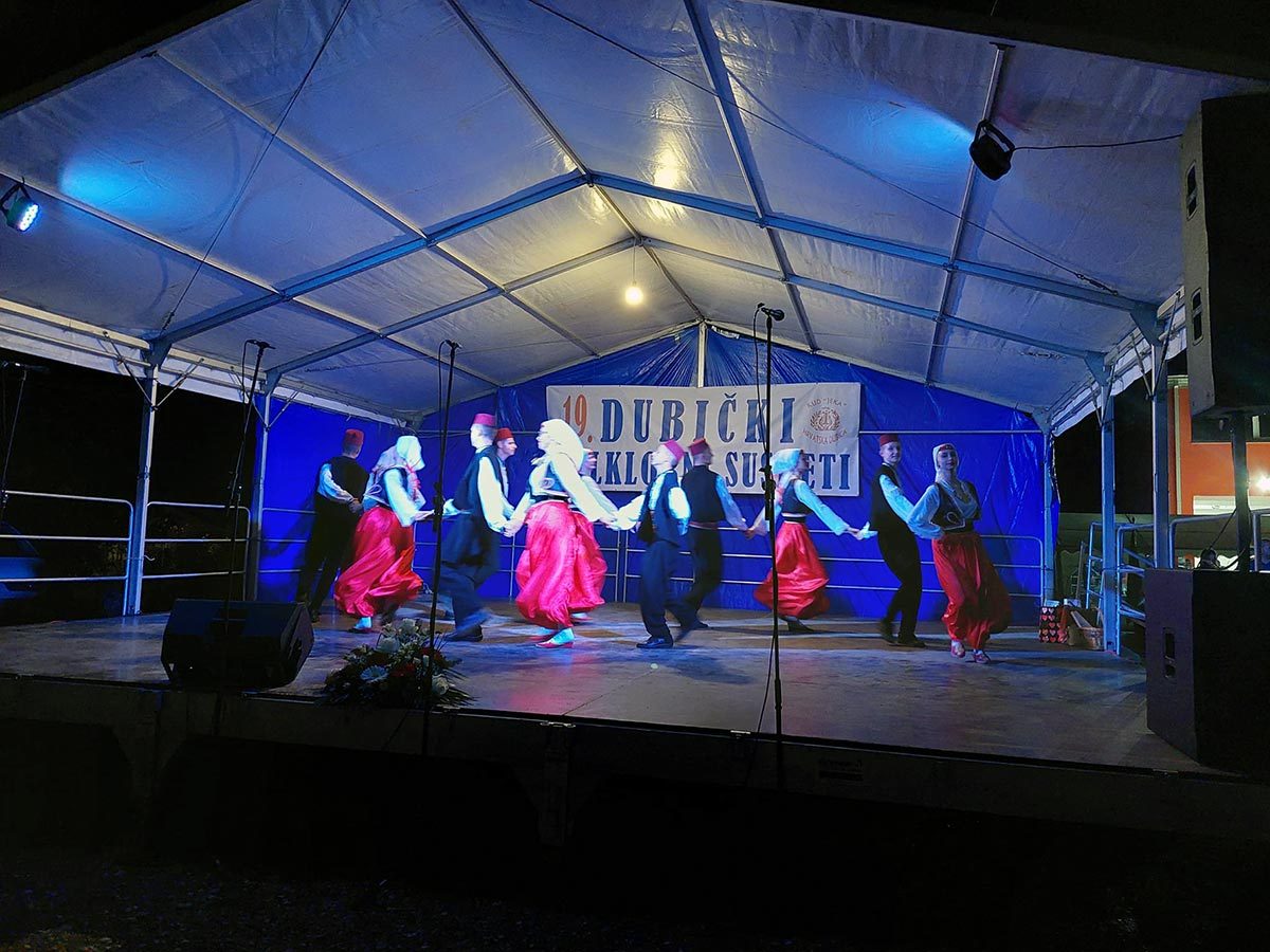 Hrvatska Dubica – 19. dubički folklorni susreti – Selo.hr