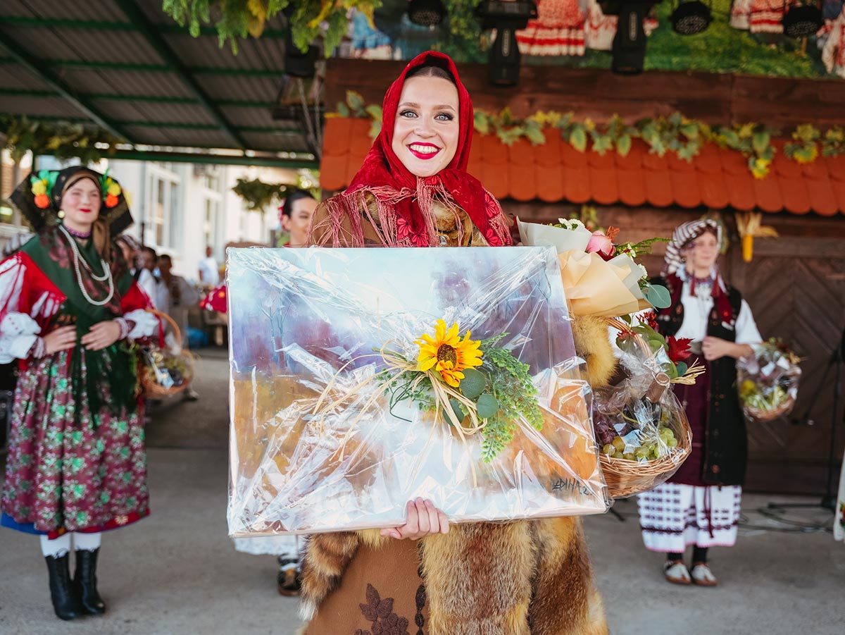 Marko Voloder Kruna ljepote i tradicije – izabrane najljepše snehe i beračice ...